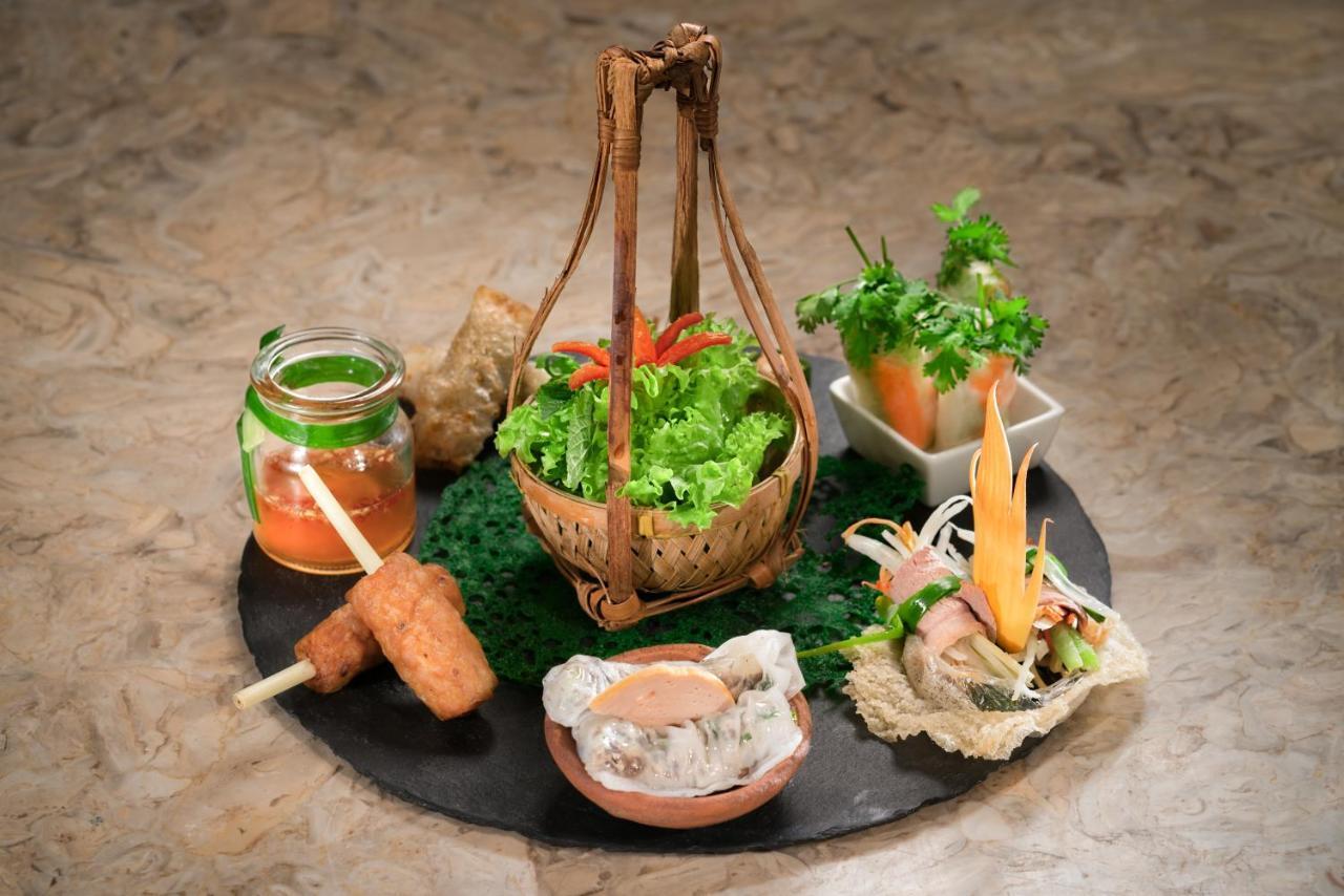 Vinpearl Resort & Spa Phu Quoc Bagian luar foto A selection of Thai food