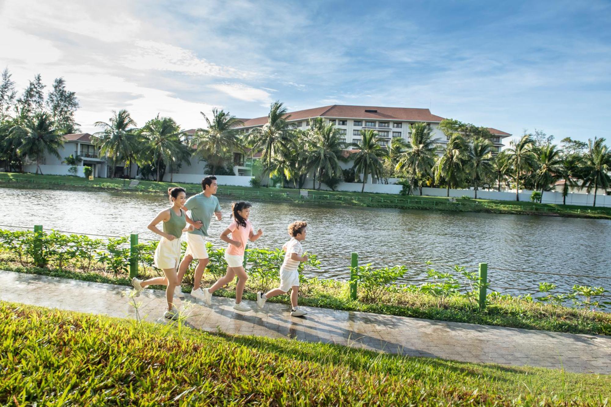 Vinpearl Resort & Spa Phu Quoc Bagian luar foto Jogging track at Eco-Leisure Park