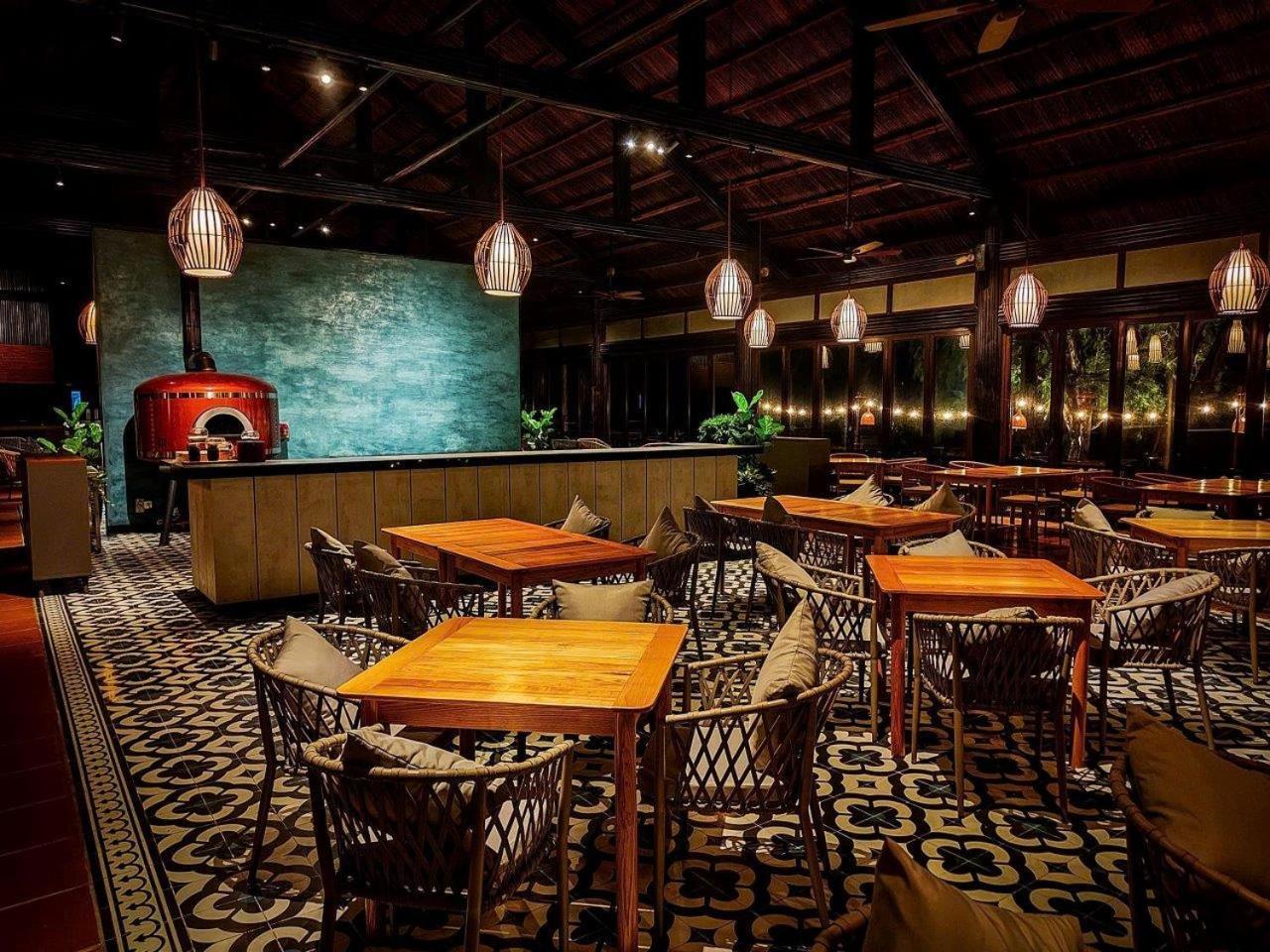 Vinpearl Resort & Spa Phu Quoc Bagian luar foto Interior of the restaurant