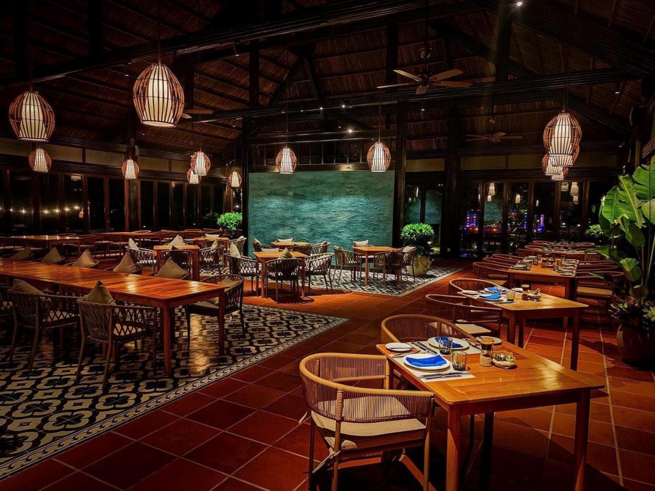 Vinpearl Resort & Spa Phu Quoc Bagian luar foto The restaurant at the resort